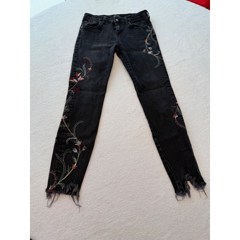 Zara Woman Premium Denim Embroidered Skinny Jeans Black Frayed Hem Size 6